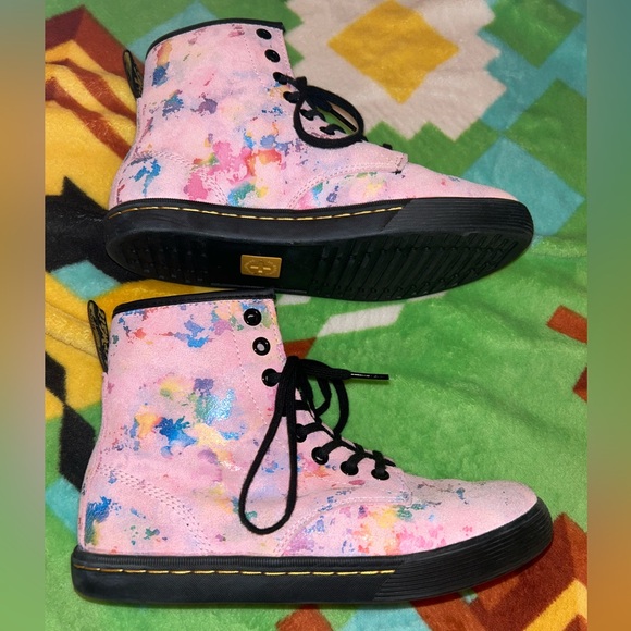 Floral Docs - Picture 2 of 5
